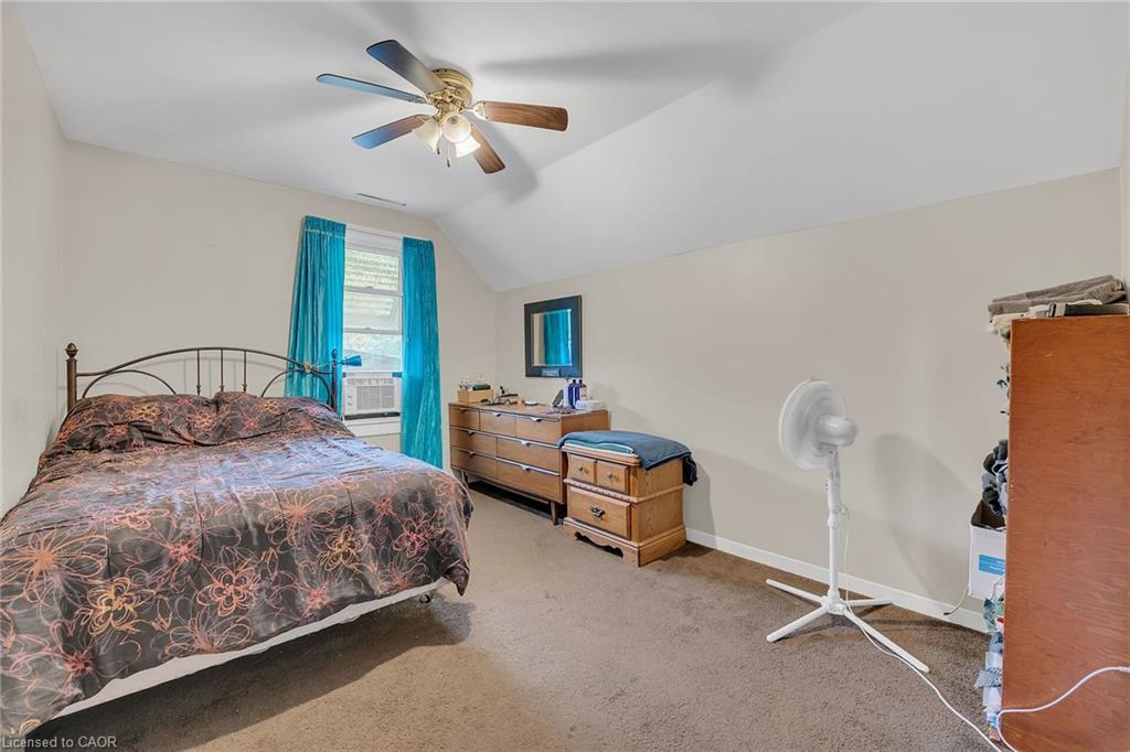 526 Steele Street, Port Colborne, ON - Indoor Photo Showing Bedroom