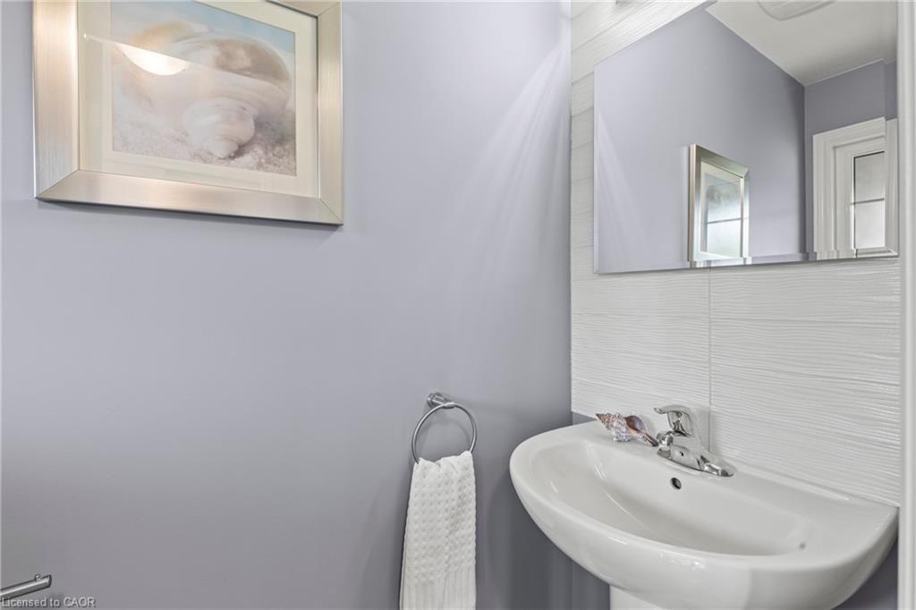 5799 Osprey Avenue, Niagara Falls, ON - Indoor Photo Showing Bathroom