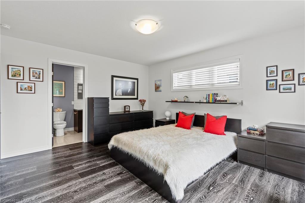 5799 Osprey Avenue, Niagara Falls, ON - Indoor Photo Showing Bedroom
