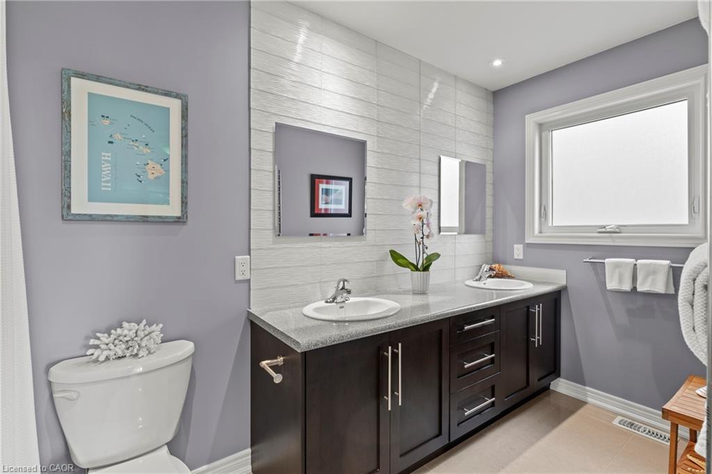 5799 Osprey Avenue, Niagara Falls, ON - Indoor Photo Showing Bathroom