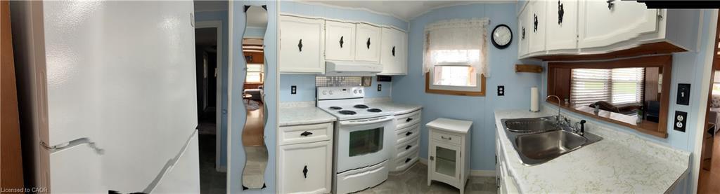 12 Macpherson Crescent, Flamborough, ON - Indoor Photo Showing Kitchen
