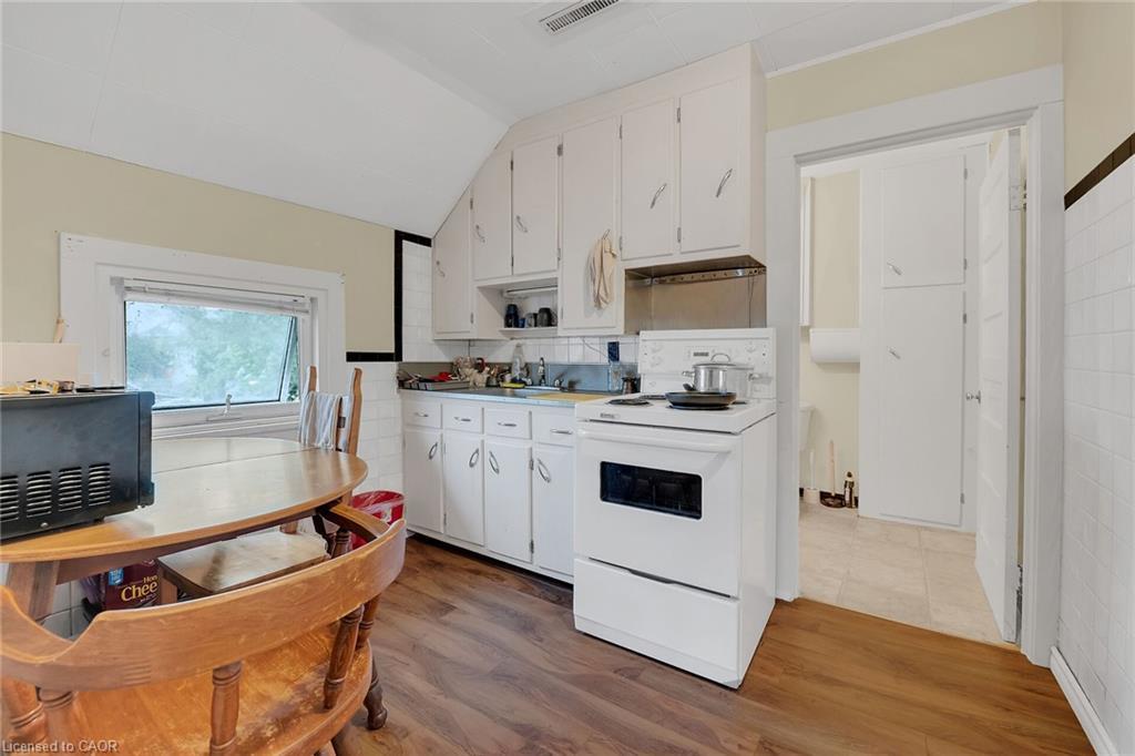 526 Steele Street, Port Colborne, ON - Indoor Photo Showing Kitchen