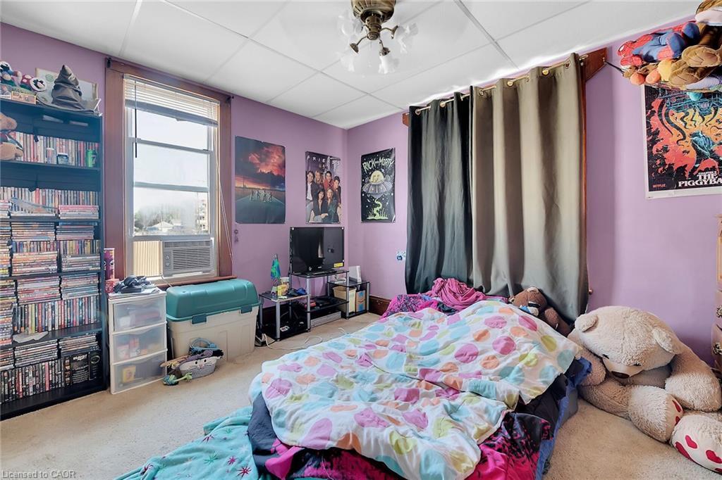 526 Steele Street, Port Colborne, ON - Indoor Photo Showing Bedroom