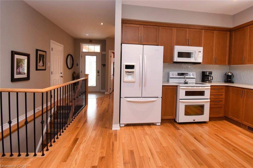 4-288 Main Street E, Grimsby, ON - Indoor Photo Showing Kitchen