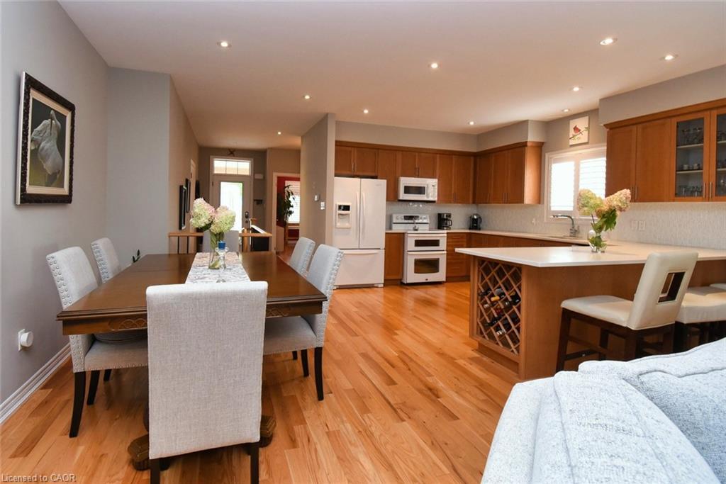 4-288 Main Street E, Grimsby, ON - Indoor Photo Showing Dining Room