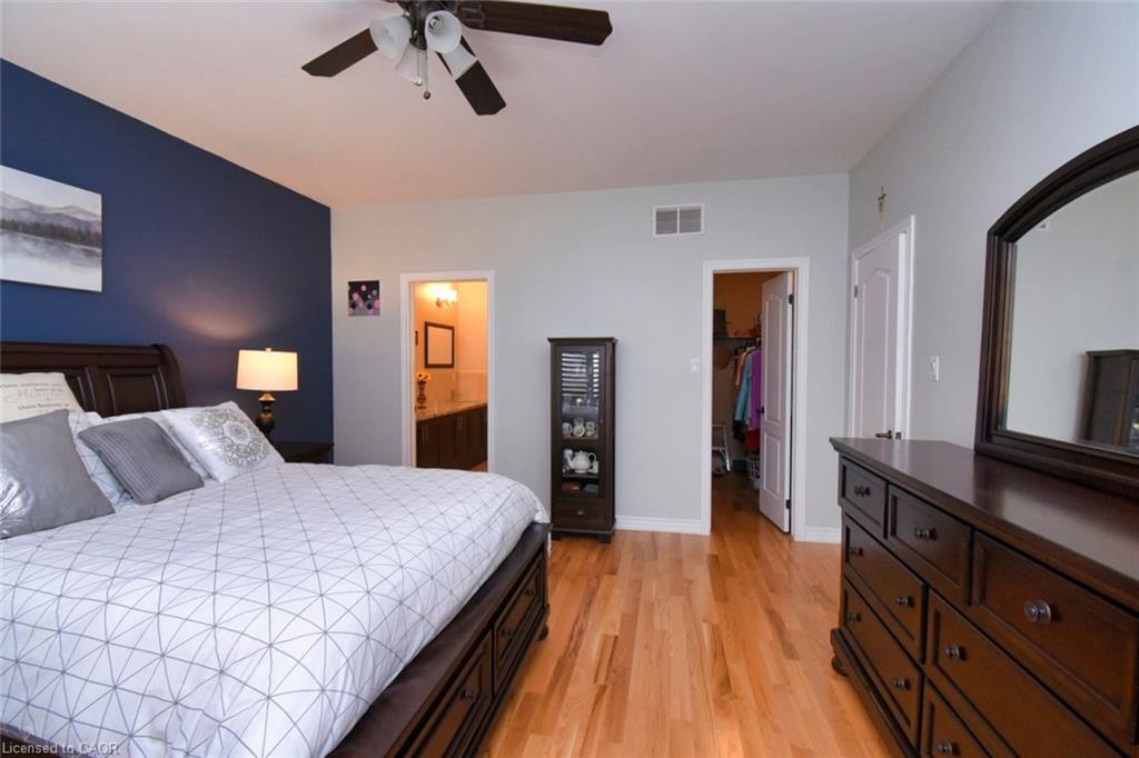 4-288 Main Street E, Grimsby, ON - Indoor Photo Showing Bedroom