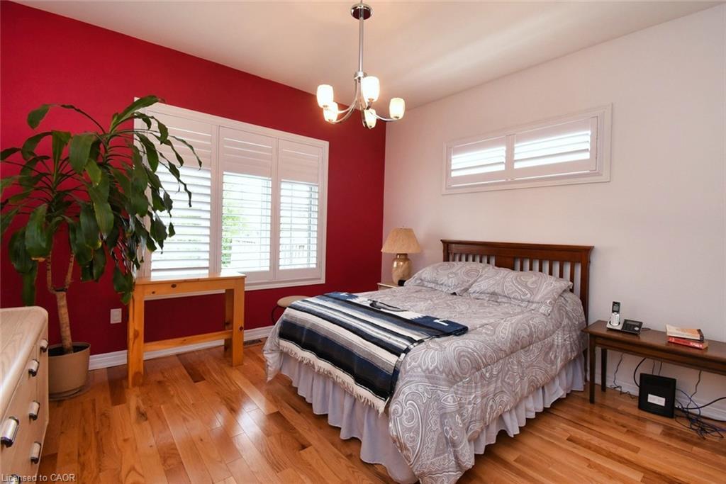 4-288 Main Street E, Grimsby, ON - Indoor Photo Showing Bedroom