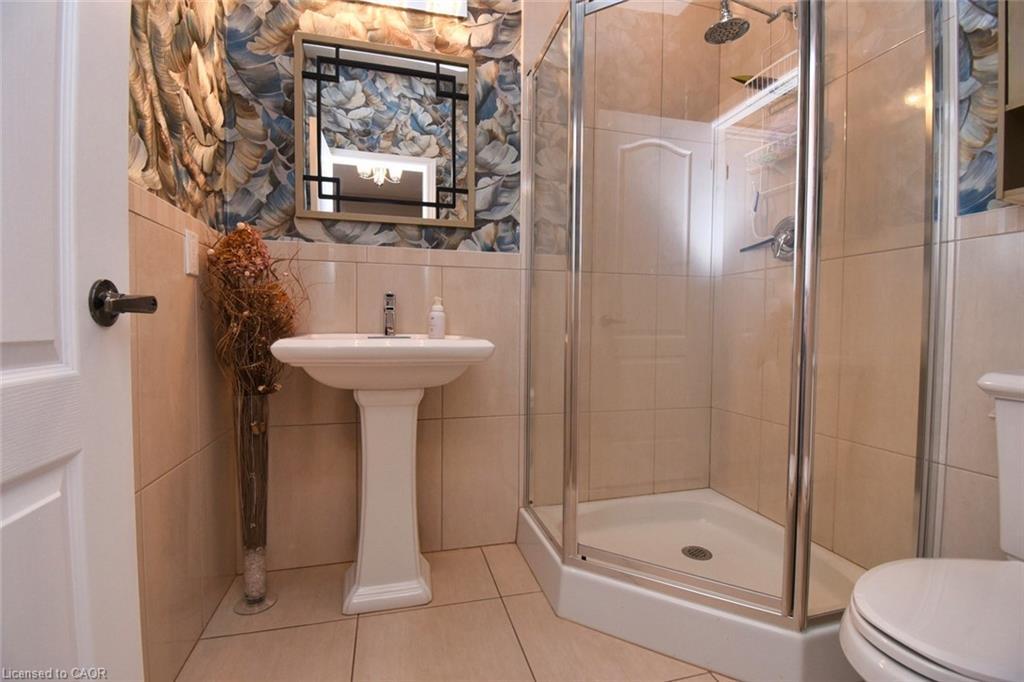 4-288 Main Street E, Grimsby, ON - Indoor Photo Showing Bathroom