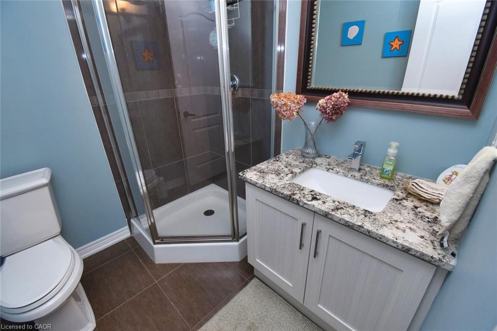 4-288 Main Street E, Grimsby, ON - Indoor Photo Showing Bathroom