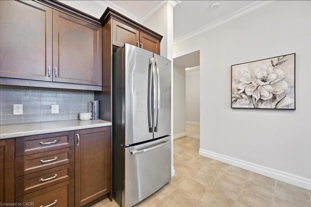 607-3290 New Street, Burlington, ON - Indoor Photo Showing Kitchen