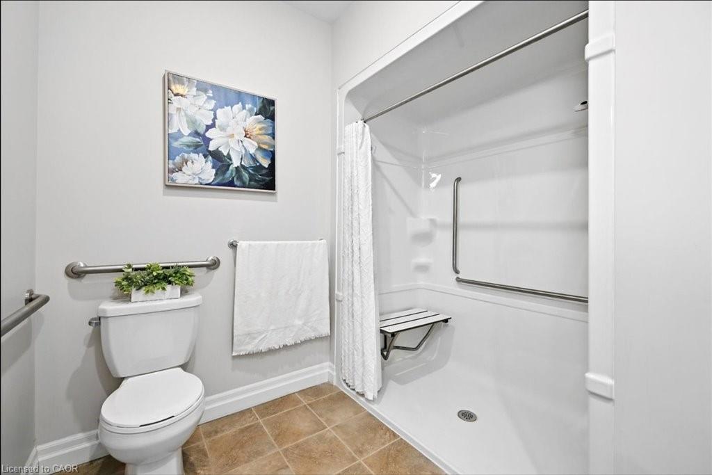 607-3290 New Street, Burlington, ON - Indoor Photo Showing Bathroom