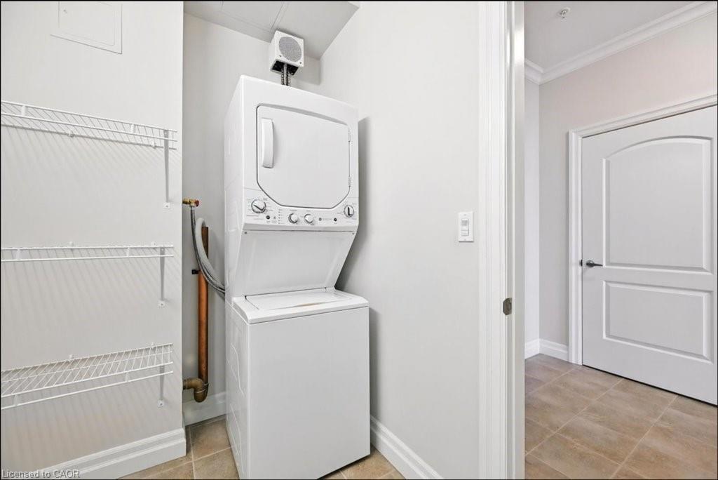 607-3290 New Street, Burlington, ON - Indoor Photo Showing Laundry Room