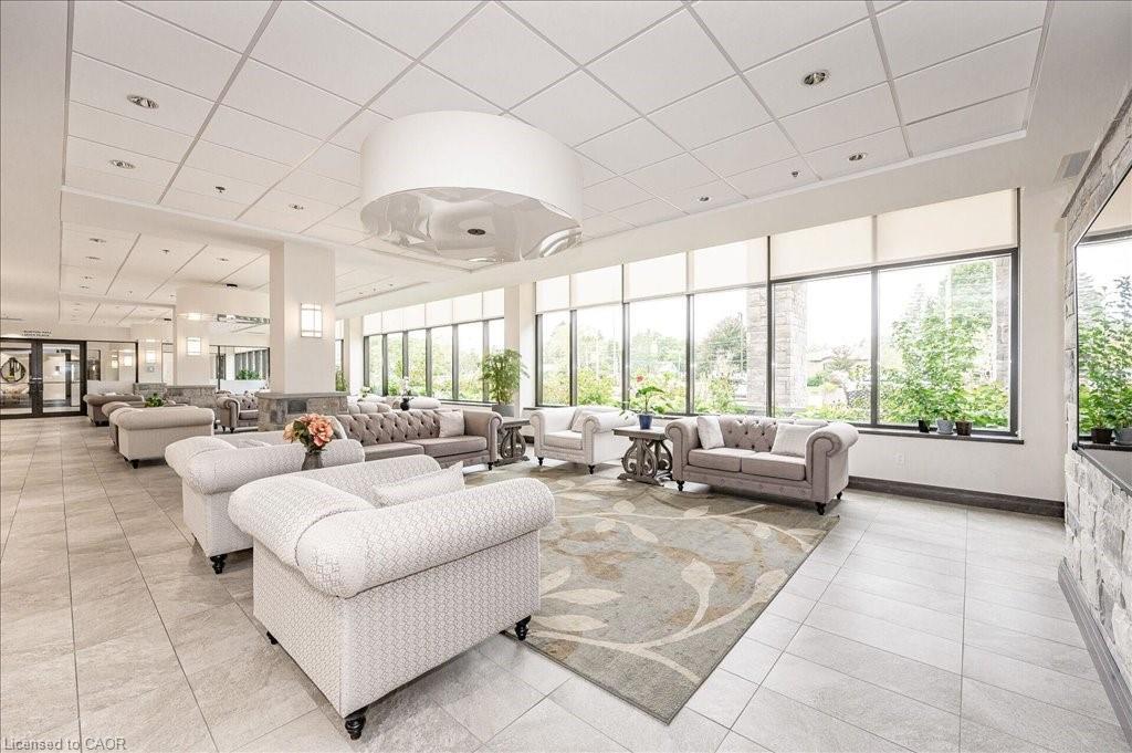 607-3290 New Street, Burlington, ON - Indoor