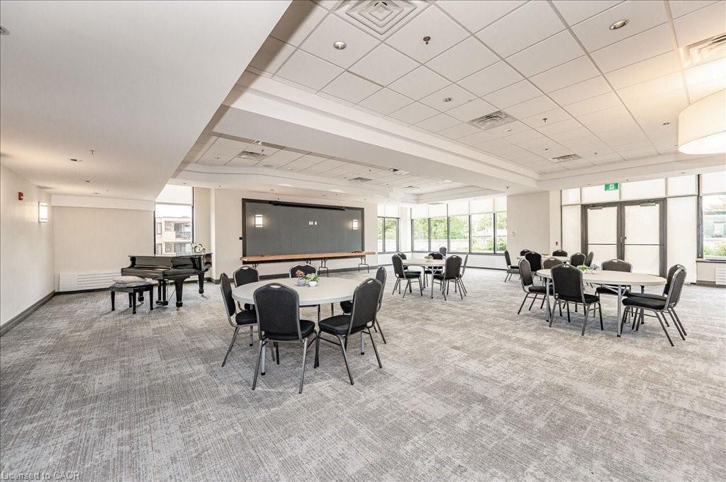 607-3290 New Street, Burlington, ON - Indoor