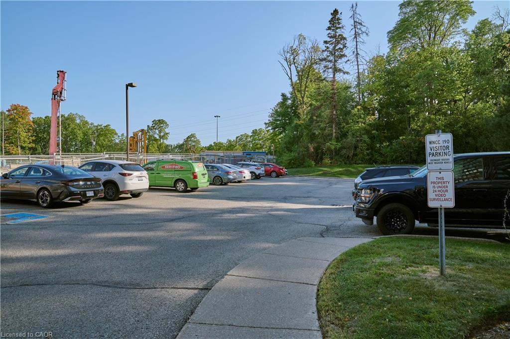 909-3227 King Street, Kitchener, ON - Outdoor