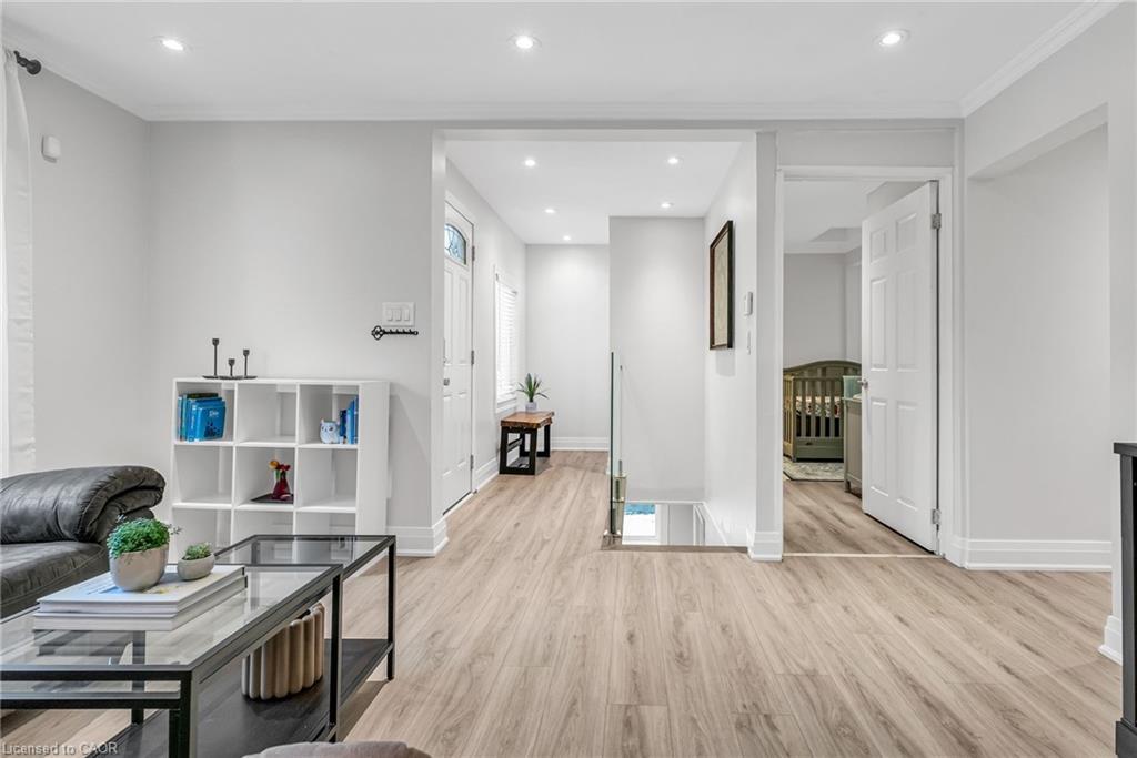 1034 Meredith Avenue, Mississauga, ON - Indoor