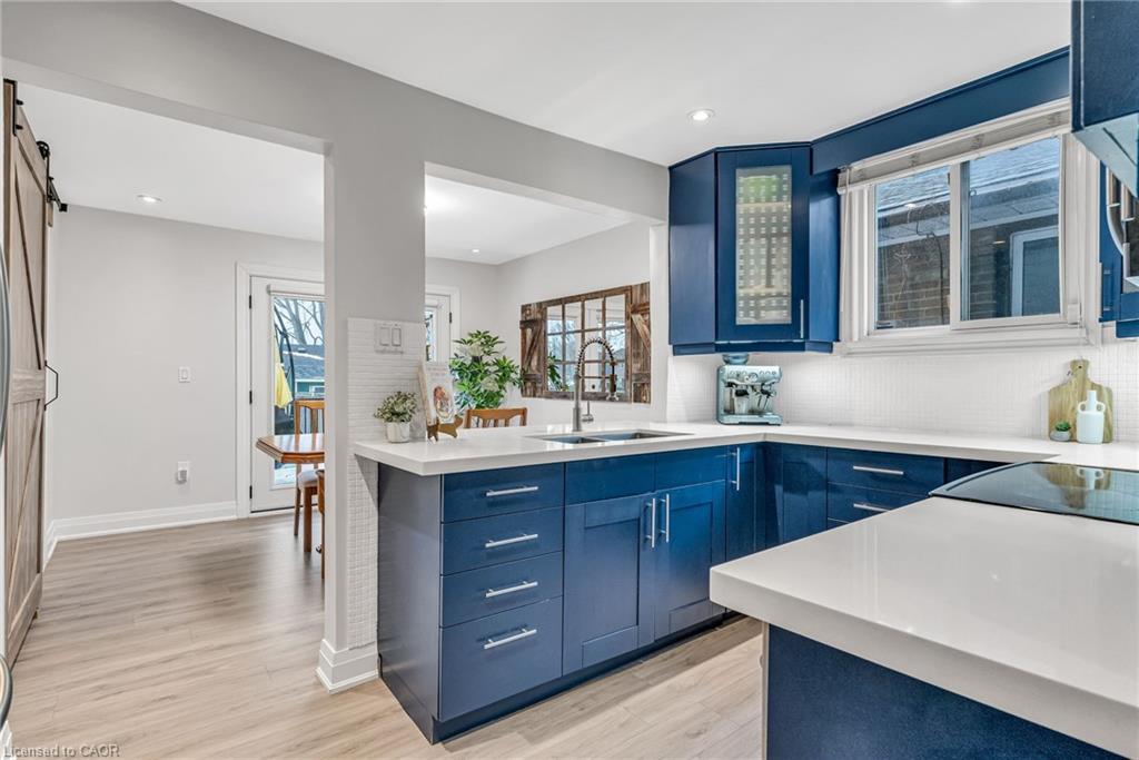 1034 Meredith Avenue, Mississauga, ON - Indoor Photo Showing Kitchen With Double Sink