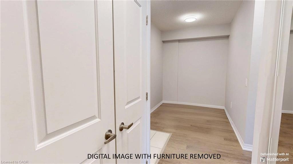 304-560 North Service Road, Grimsby, ON - Indoor Photo Showing Other Room