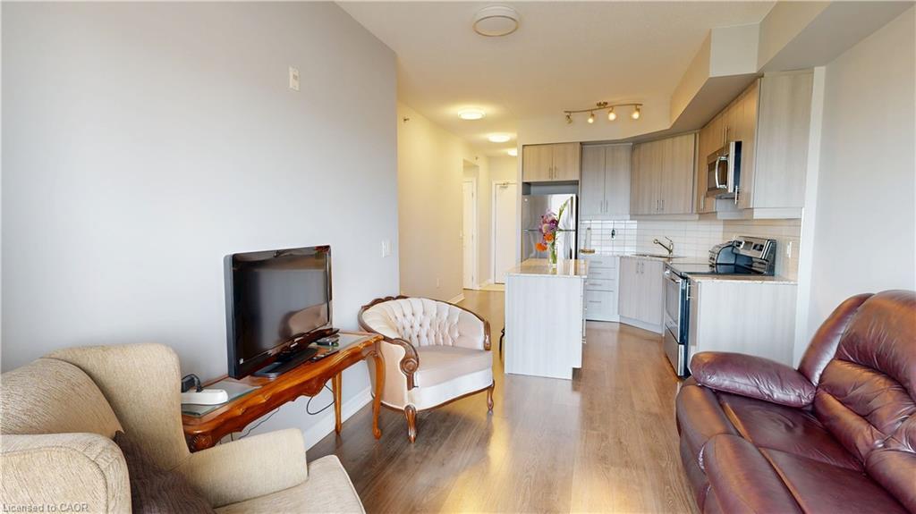 304-560 North Service Road, Grimsby, ON - Indoor