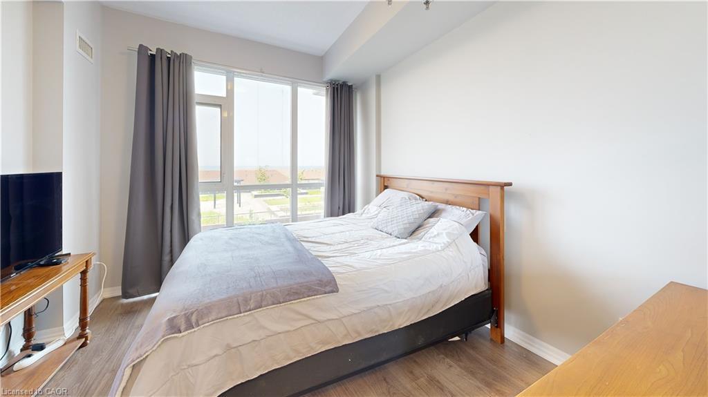304-560 North Service Road, Grimsby, ON - Indoor Photo Showing Bedroom