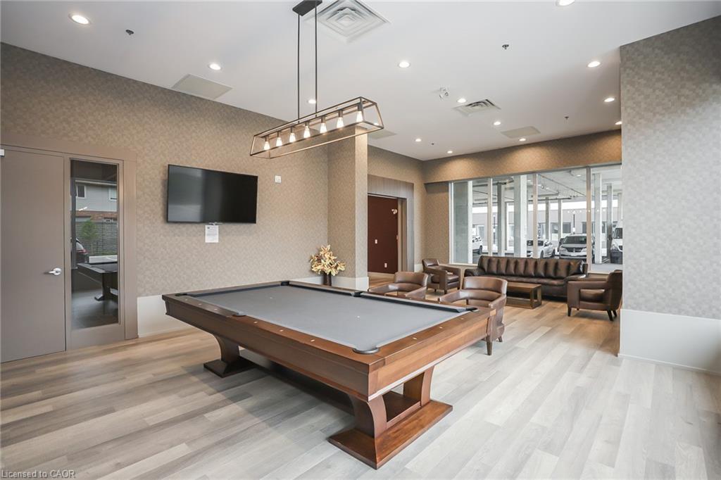 304-560 North Service Road, Grimsby, ON - Indoor Photo Showing Other Room