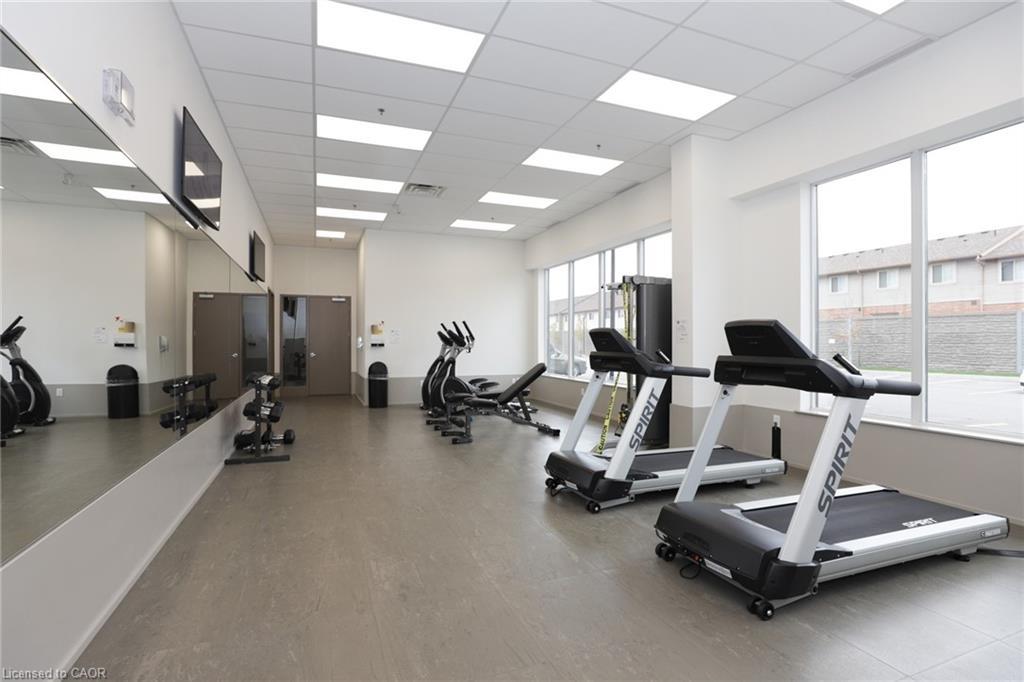 304-560 North Service Road, Grimsby, ON - Indoor Photo Showing Gym Room
