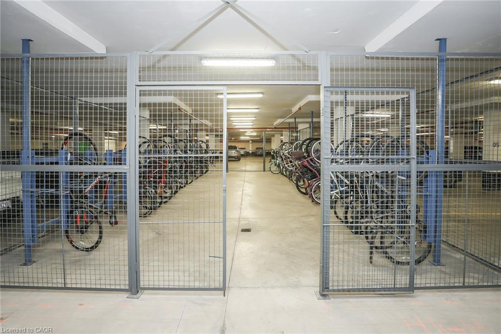 304-560 North Service Road, Grimsby, ON - Indoor