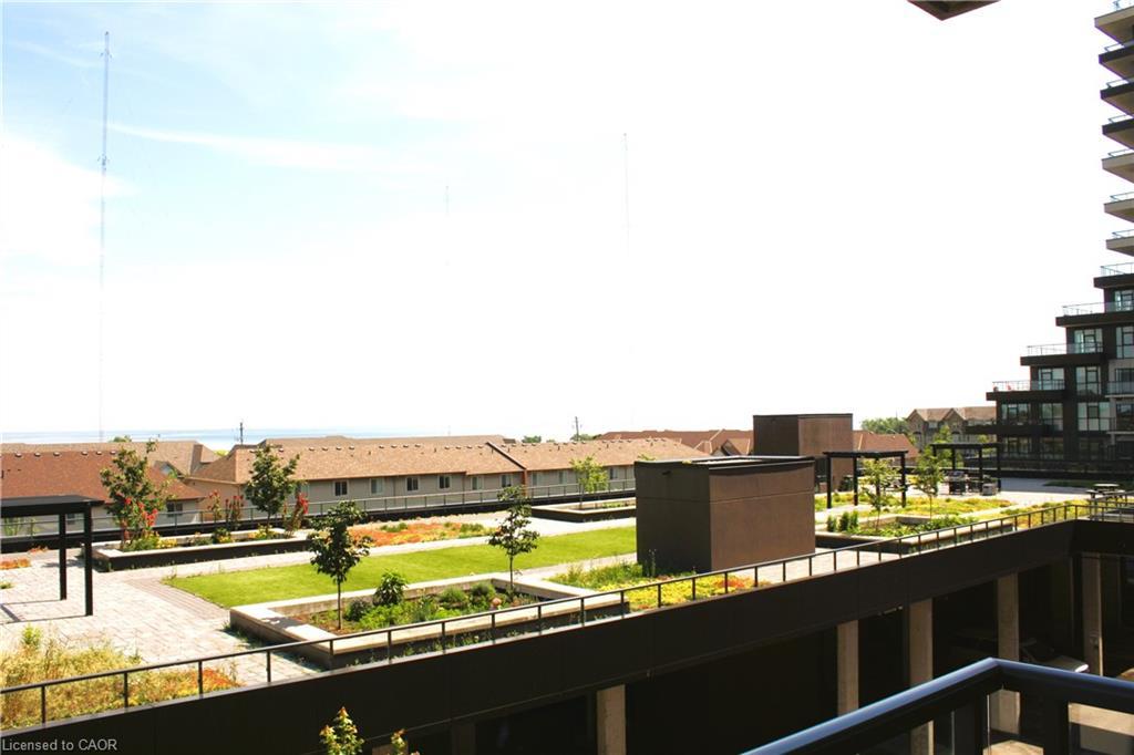 304-560 North Service Road, Grimsby, ON - Outdoor