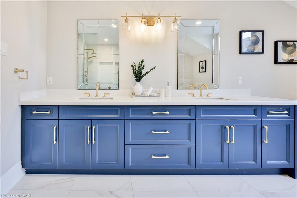 2309 Dunedin Road, Oakville, ON - Indoor Photo Showing Bathroom