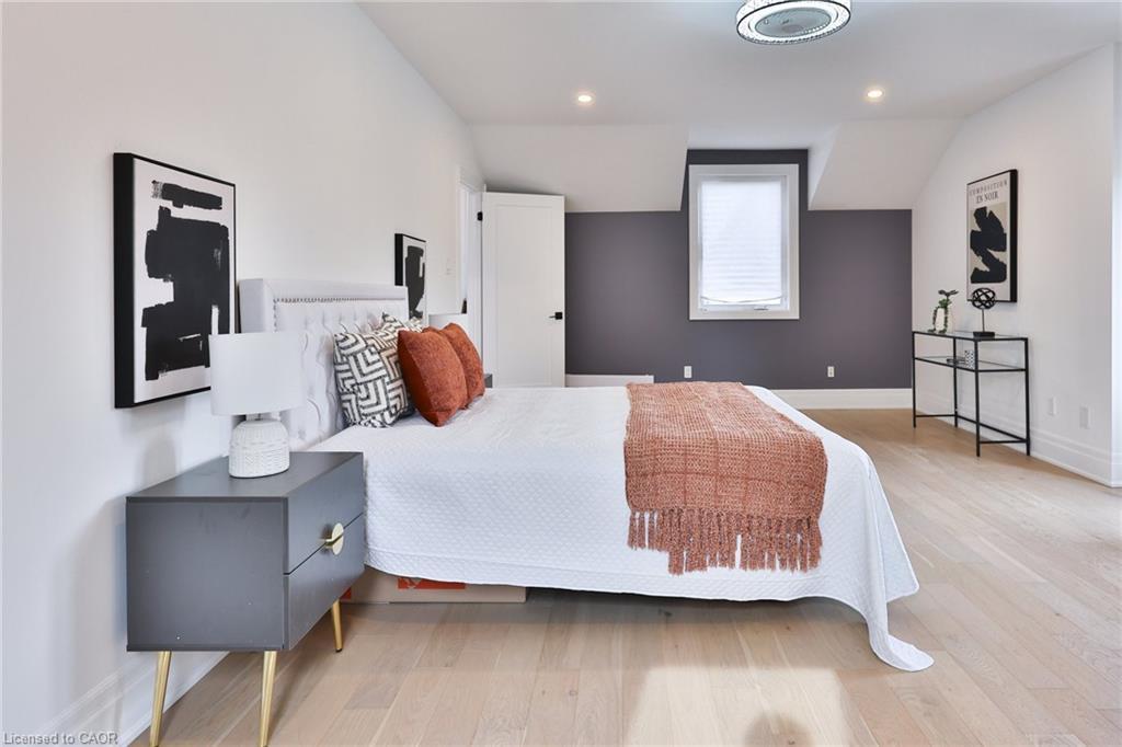 2309 Dunedin Road, Oakville, ON - Indoor Photo Showing Bedroom