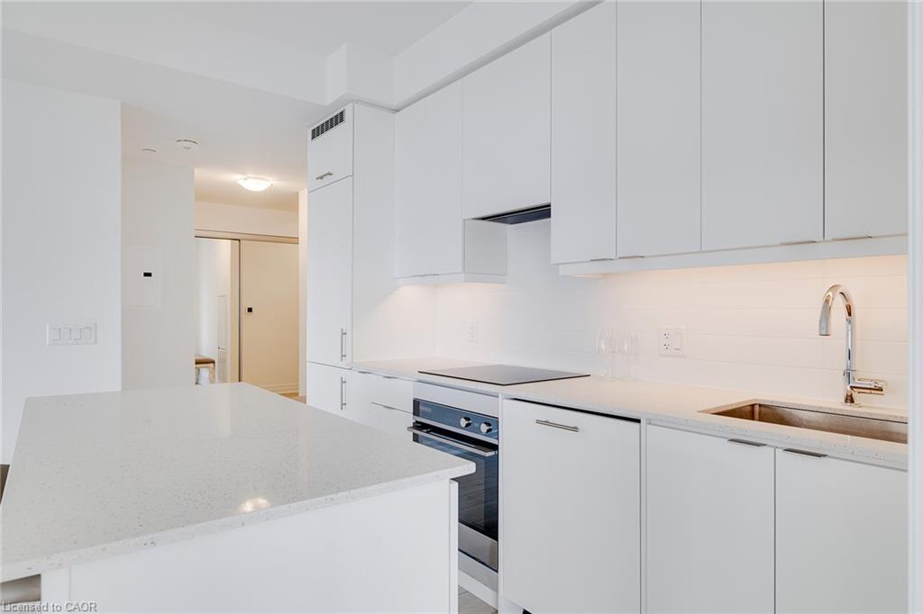 2508-30 Elm Drive W, Mississauga, ON - Indoor Photo Showing Kitchen With Upgraded Kitchen
