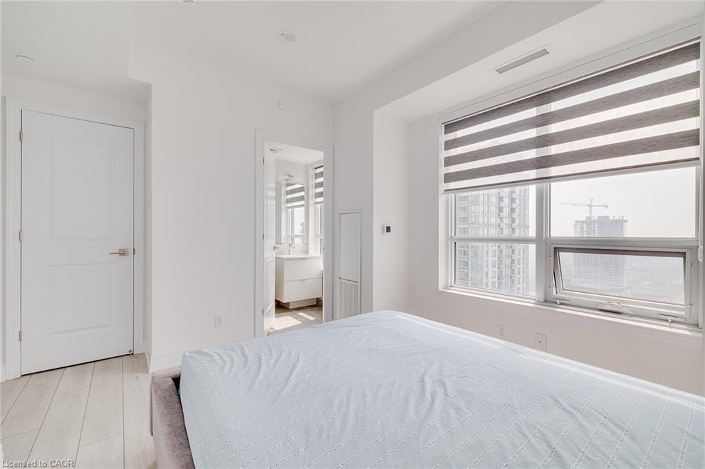 2508-30 Elm Drive W, Mississauga, ON - Indoor Photo Showing Bedroom