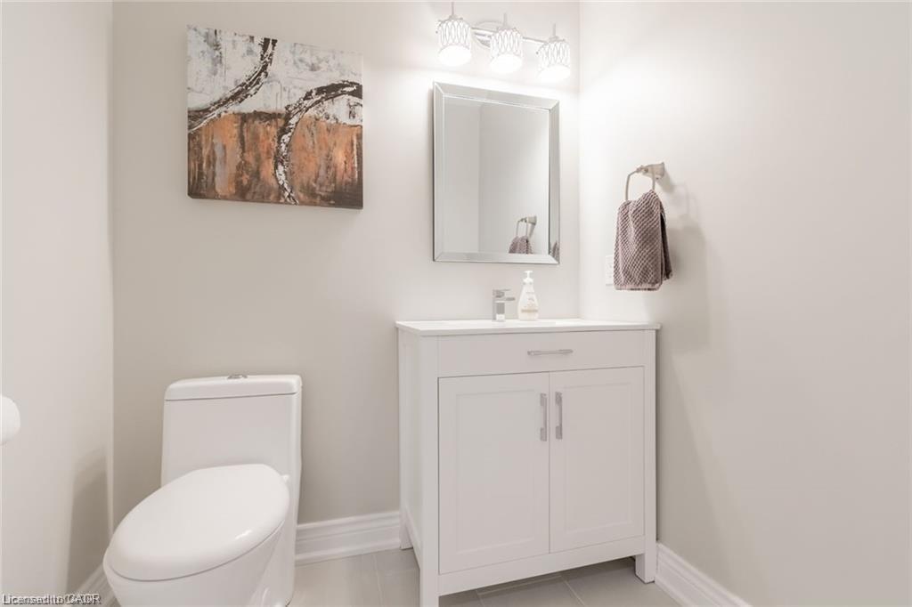 89 Keystone Crescent, Stoney Creek, ON - Indoor Photo Showing Bathroom