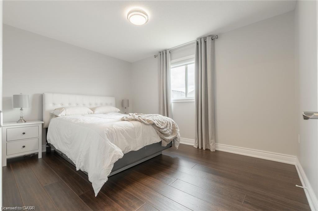 89 Keystone Crescent, Stoney Creek, ON - Indoor Photo Showing Bedroom
