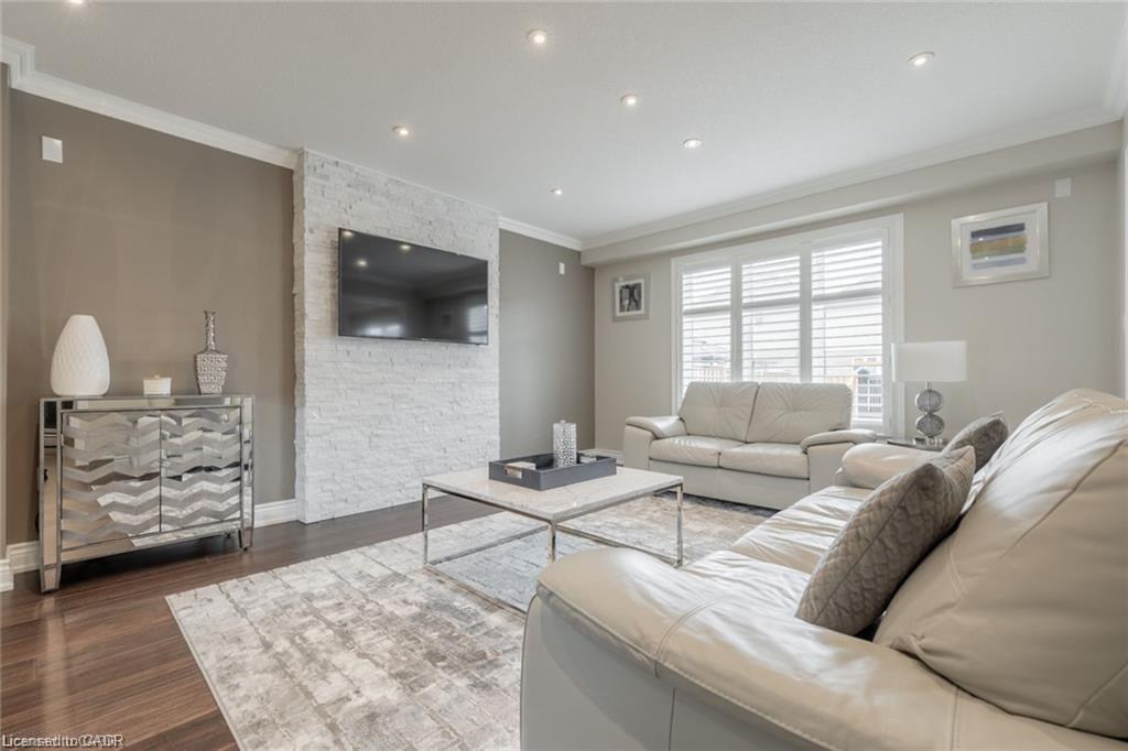 89 Keystone Crescent, Stoney Creek, ON - Indoor Photo Showing Living Room