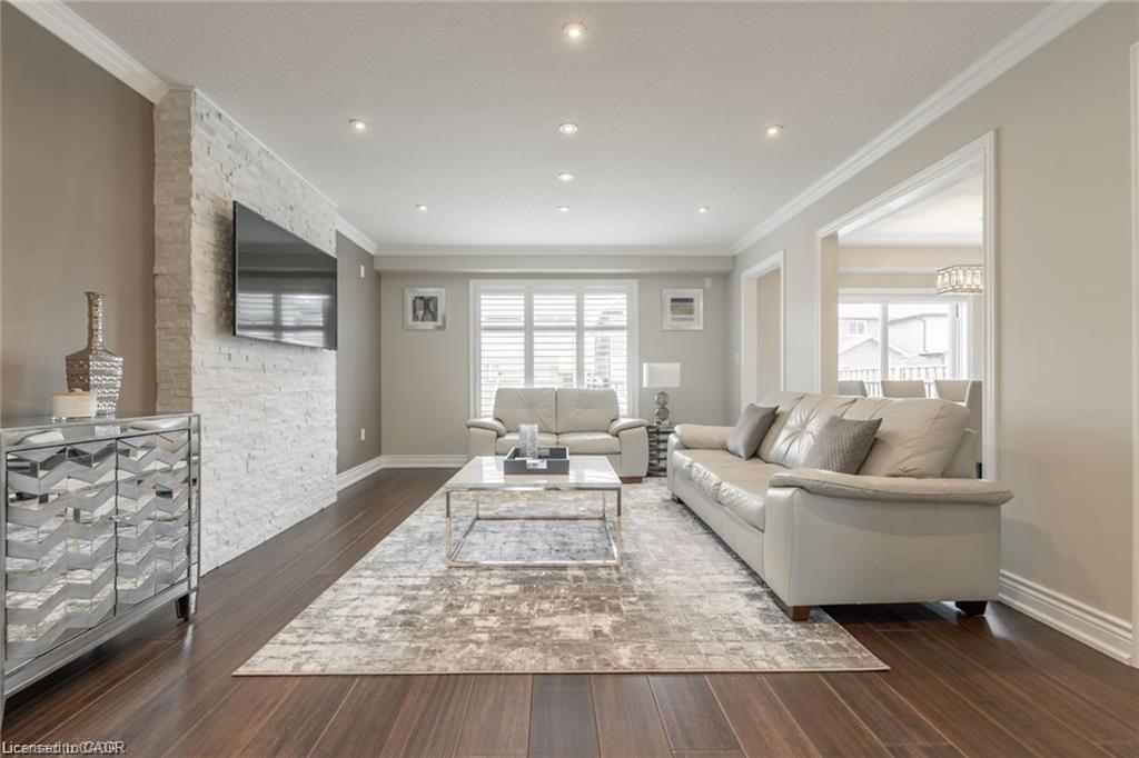 89 Keystone Crescent, Stoney Creek, ON - Indoor Photo Showing Living Room