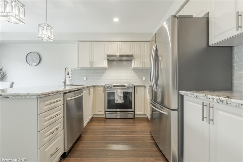 89 Keystone Crescent, Stoney Creek, ON - Indoor Photo Showing Kitchen With Stainless Steel Kitchen With Upgraded Kitchen