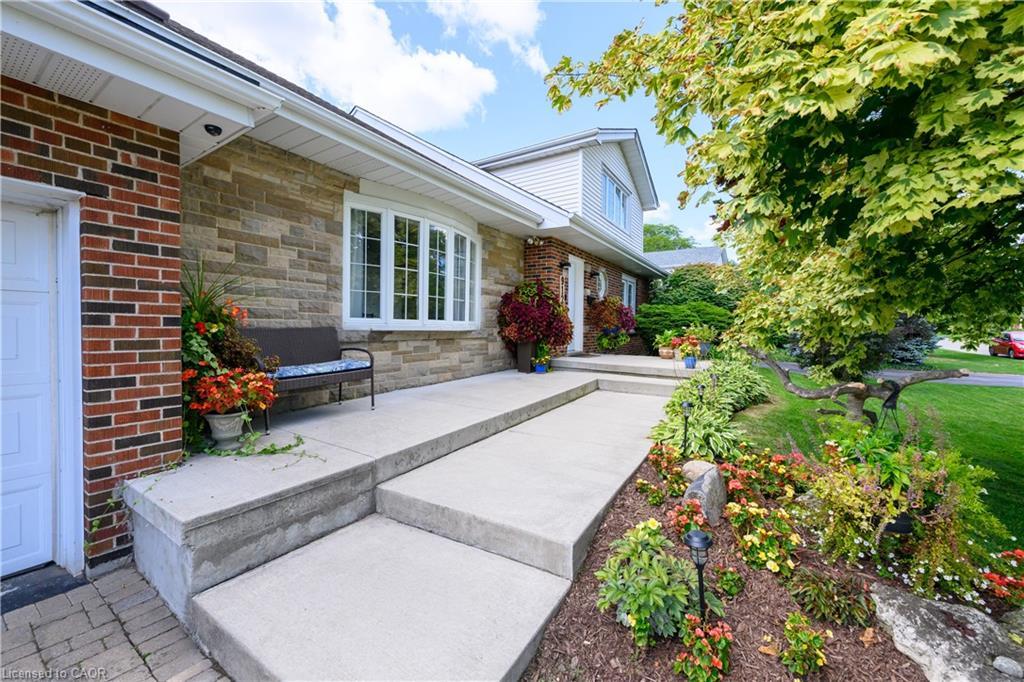 912 Boothman Avenue, Burlington, ON - Outdoor With Deck Patio Veranda