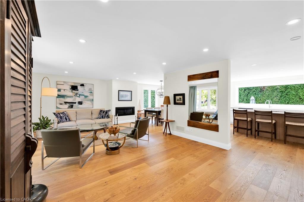 912 Boothman Avenue, Burlington, ON - Indoor Photo Showing Other Room