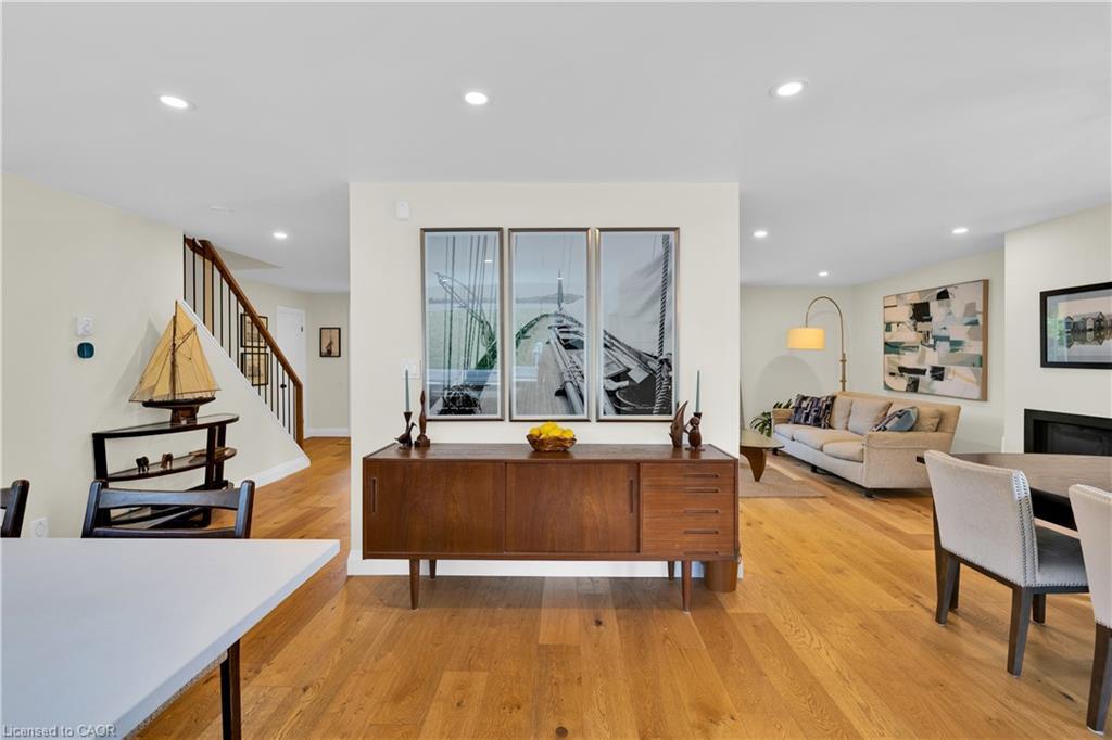 912 Boothman Avenue, Burlington, ON - Indoor