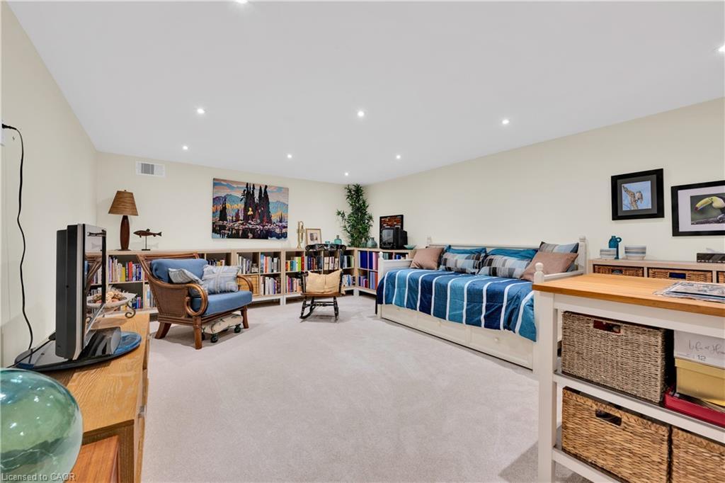 912 Boothman Avenue, Burlington, ON - Indoor