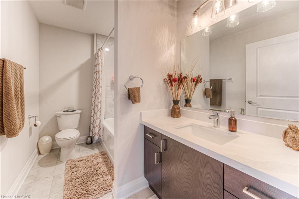 582 Mayapple Street, Waterloo, ON - Indoor Photo Showing Bathroom