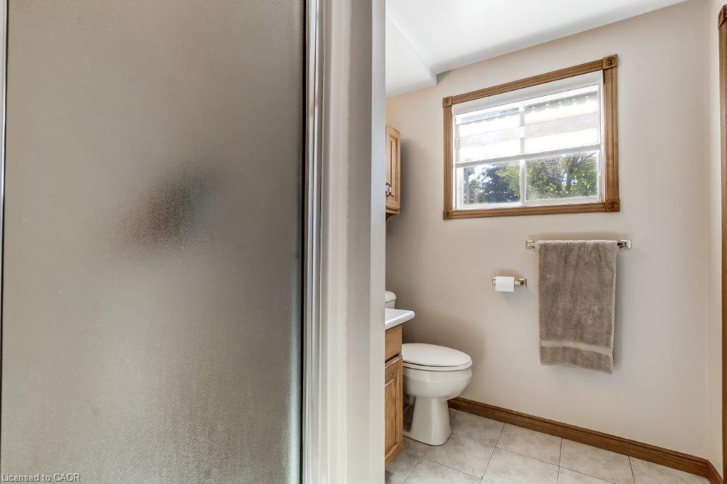 2 Falls Crescent, Simcoe, ON - Indoor Photo Showing Bathroom