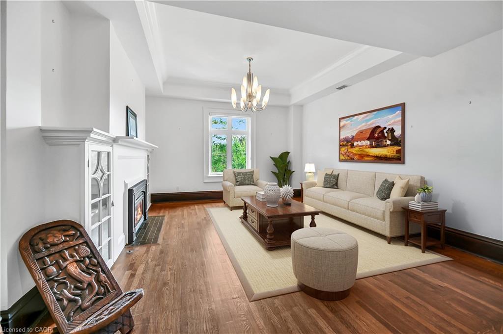 Ph41-86 Herkimer Street, Hamilton, ON - Indoor Photo Showing Living Room With Fireplace