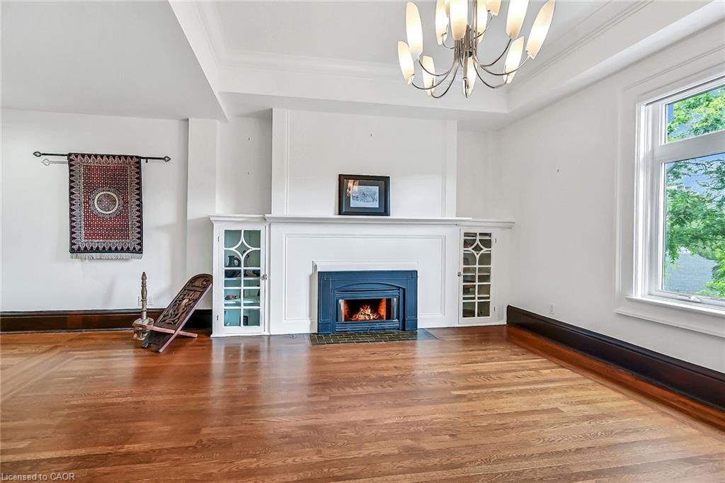 Ph41-86 Herkimer Street, Hamilton, ON - Indoor Photo Showing Living Room With Fireplace