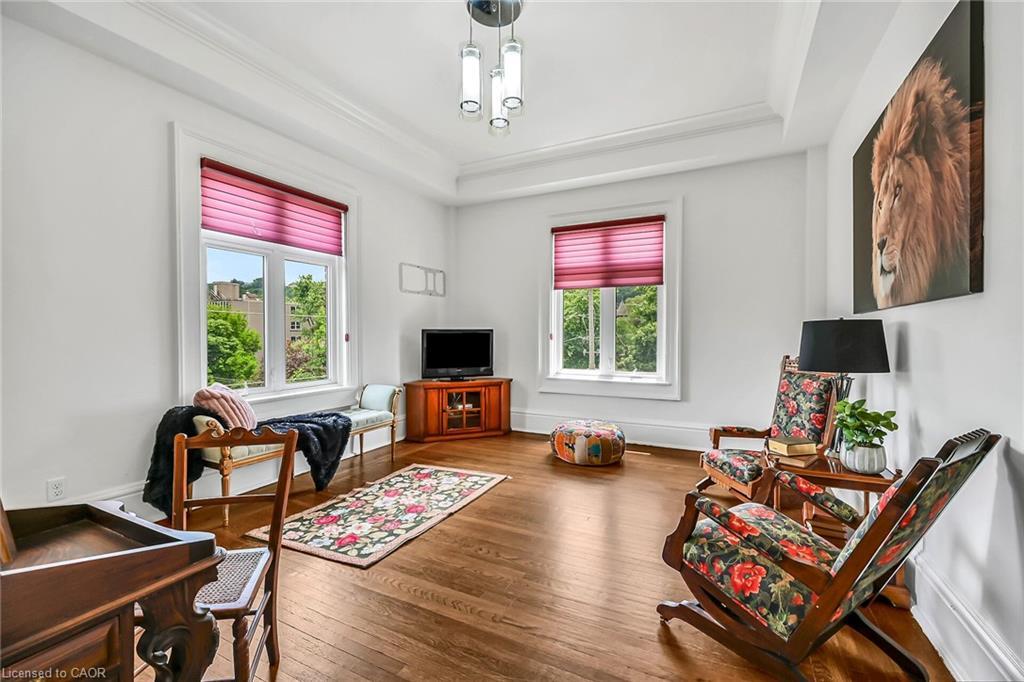 Ph41-86 Herkimer Street, Hamilton, ON - Indoor Photo Showing Living Room