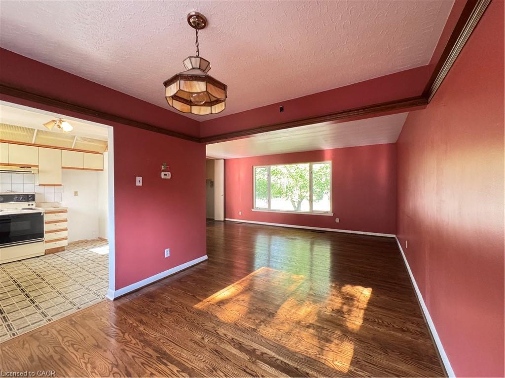 176 Laurier Avenue, Hamilton, ON - Indoor Photo Showing Other Room