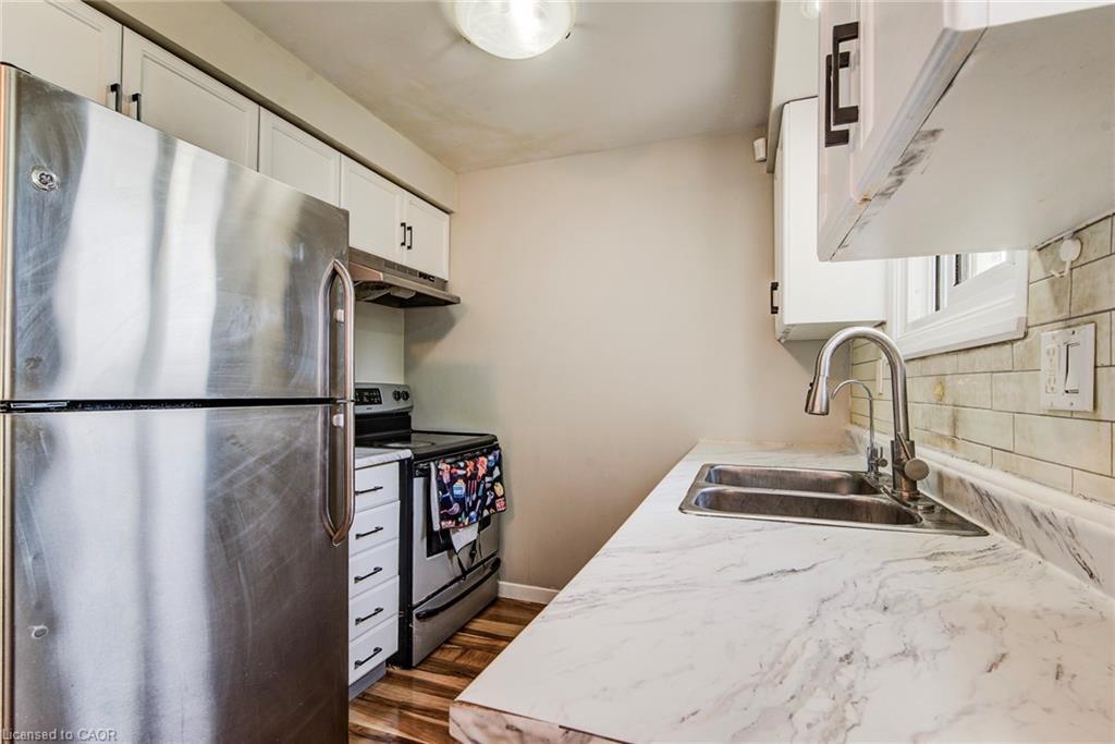 16-165 Green Valley Drive, Kitchener, ON - Indoor Photo Showing Kitchen With Stainless Steel Kitchen With Double Sink