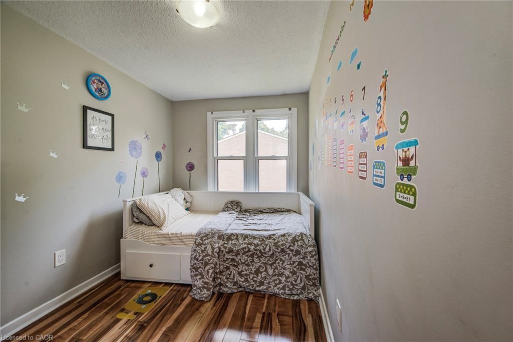 16-165 Green Valley Drive, Kitchener, ON - Indoor Photo Showing Bedroom