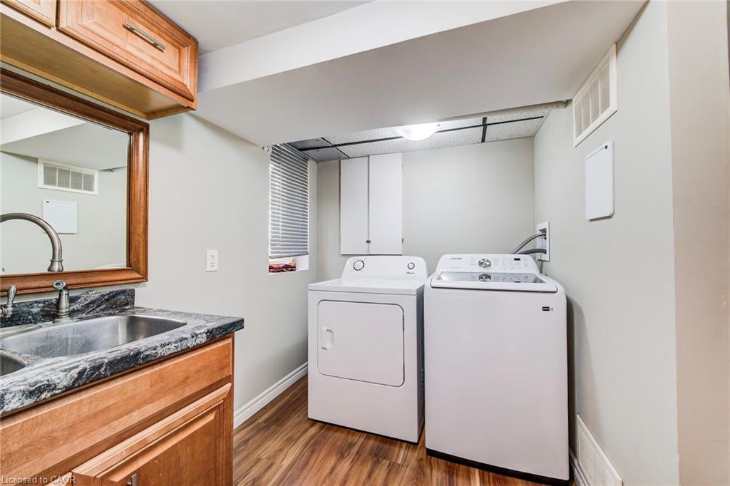 16-165 Green Valley Drive, Kitchener, ON - Indoor Photo Showing Laundry Room